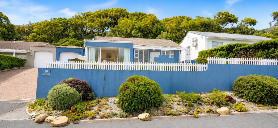 To Let 3 Bedroom Property for Rent in Simons Town Western Cape